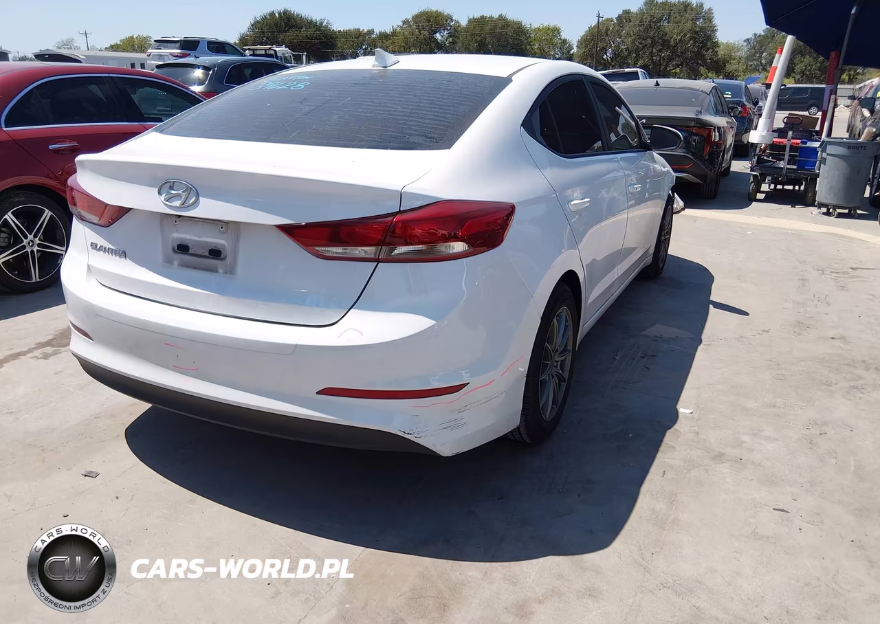 2018 Hyundai Elantra Value Edition VIN:5NPD84LF5JH261551 - 4