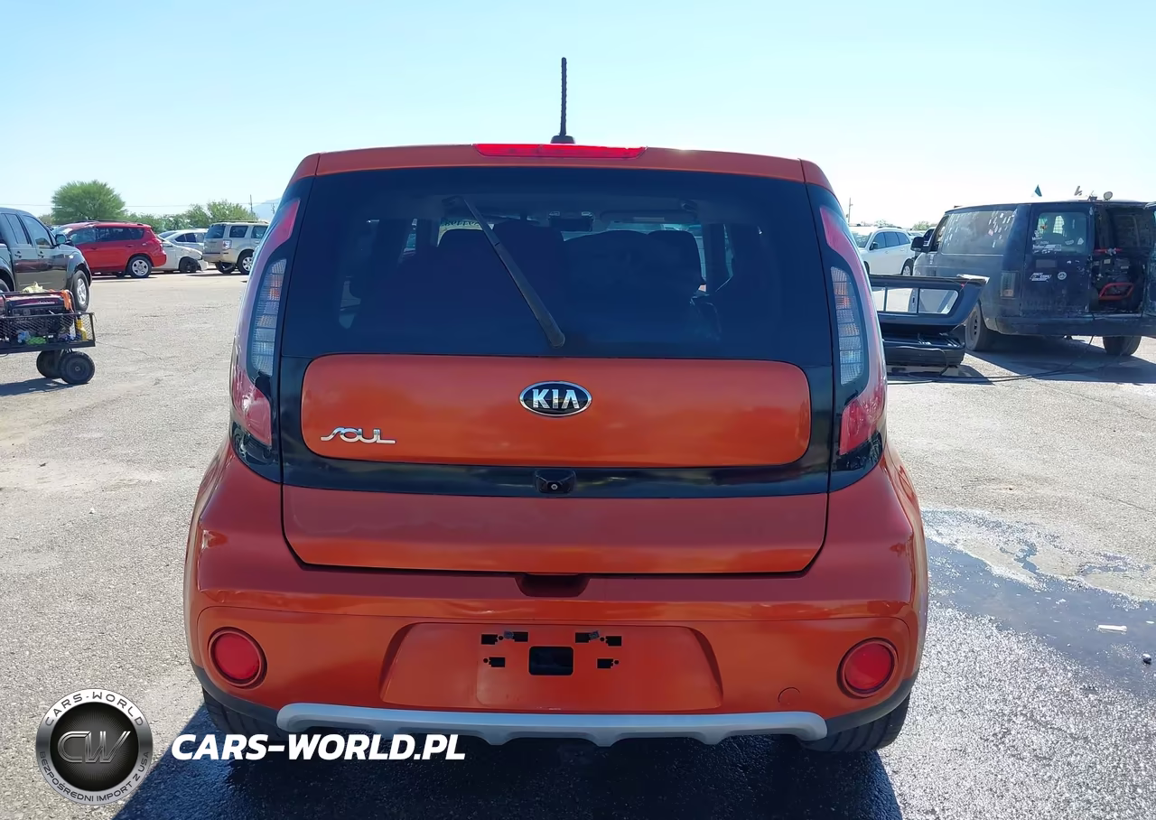 2018 Kia Soul + VIN:KNDJP3A51J7563790 - 17