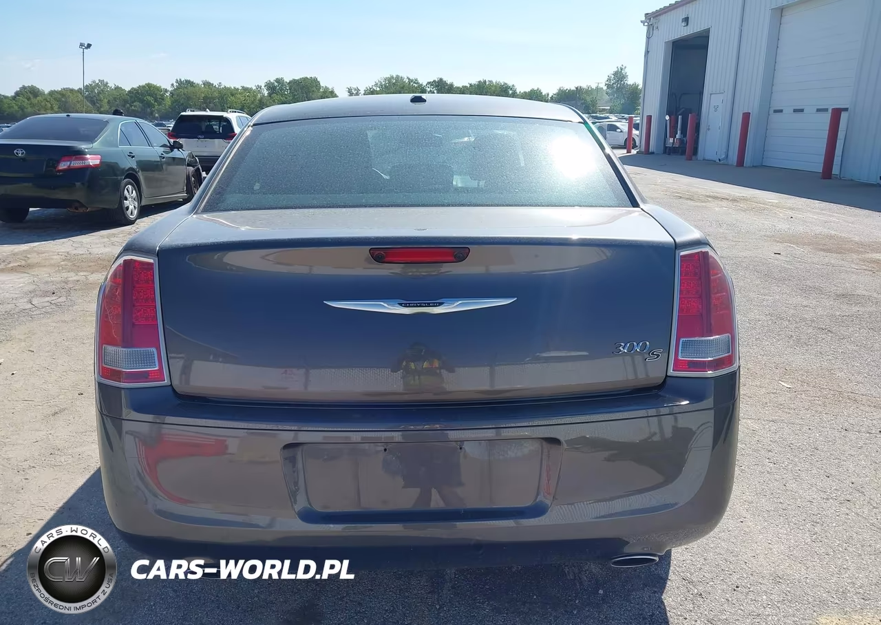2014 Chrysler 300 300S VIN:2C3CCABG3EH200589 - 16