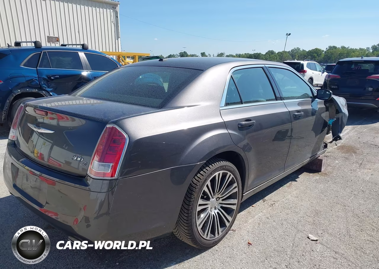 2014 Chrysler 300 300S VIN:2C3CCABG3EH200589 - 4
