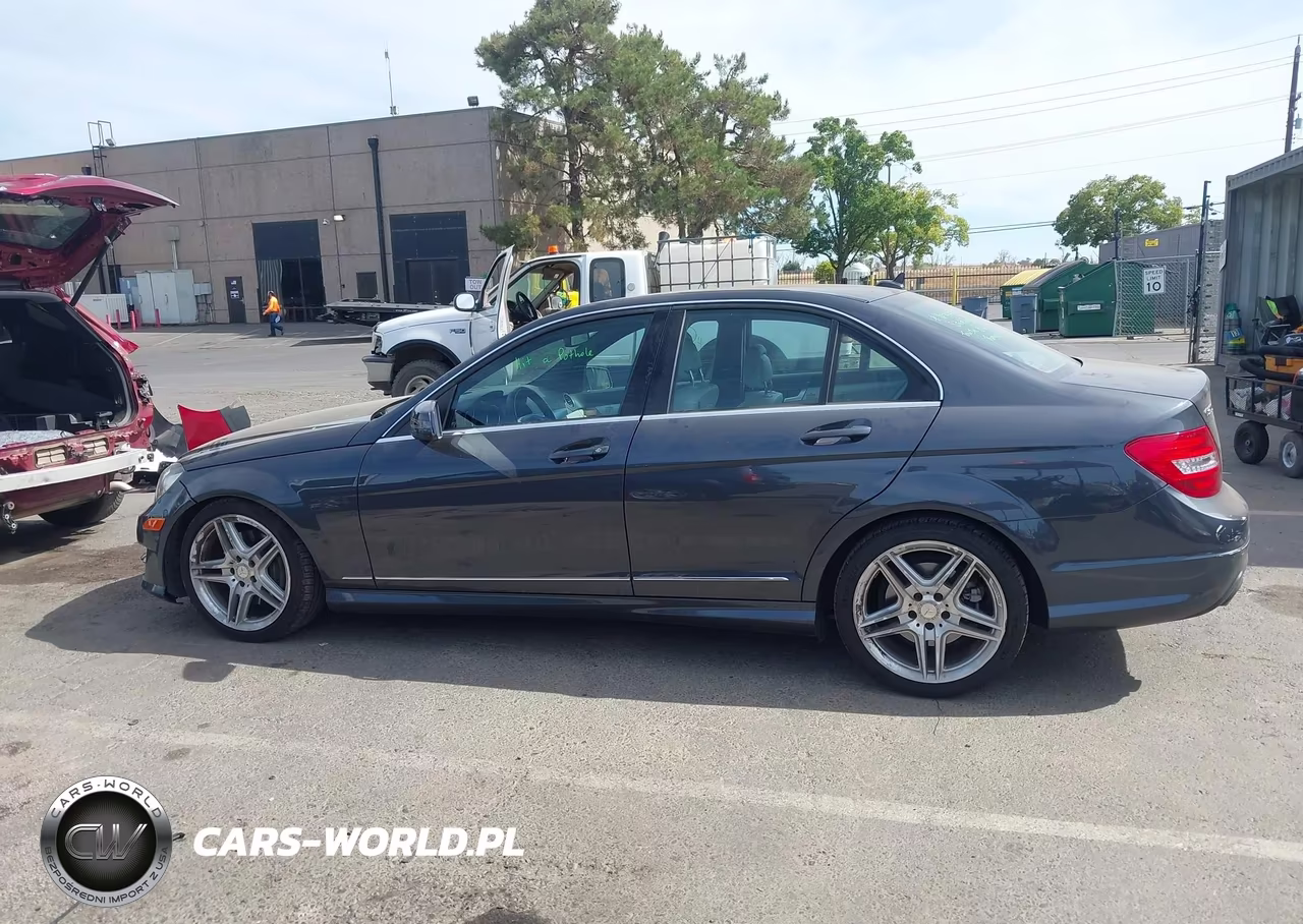 2013 Mercedes-Benz C 300 Sport 4Matic VIN:WDDGF8AB1DR268736 - 14