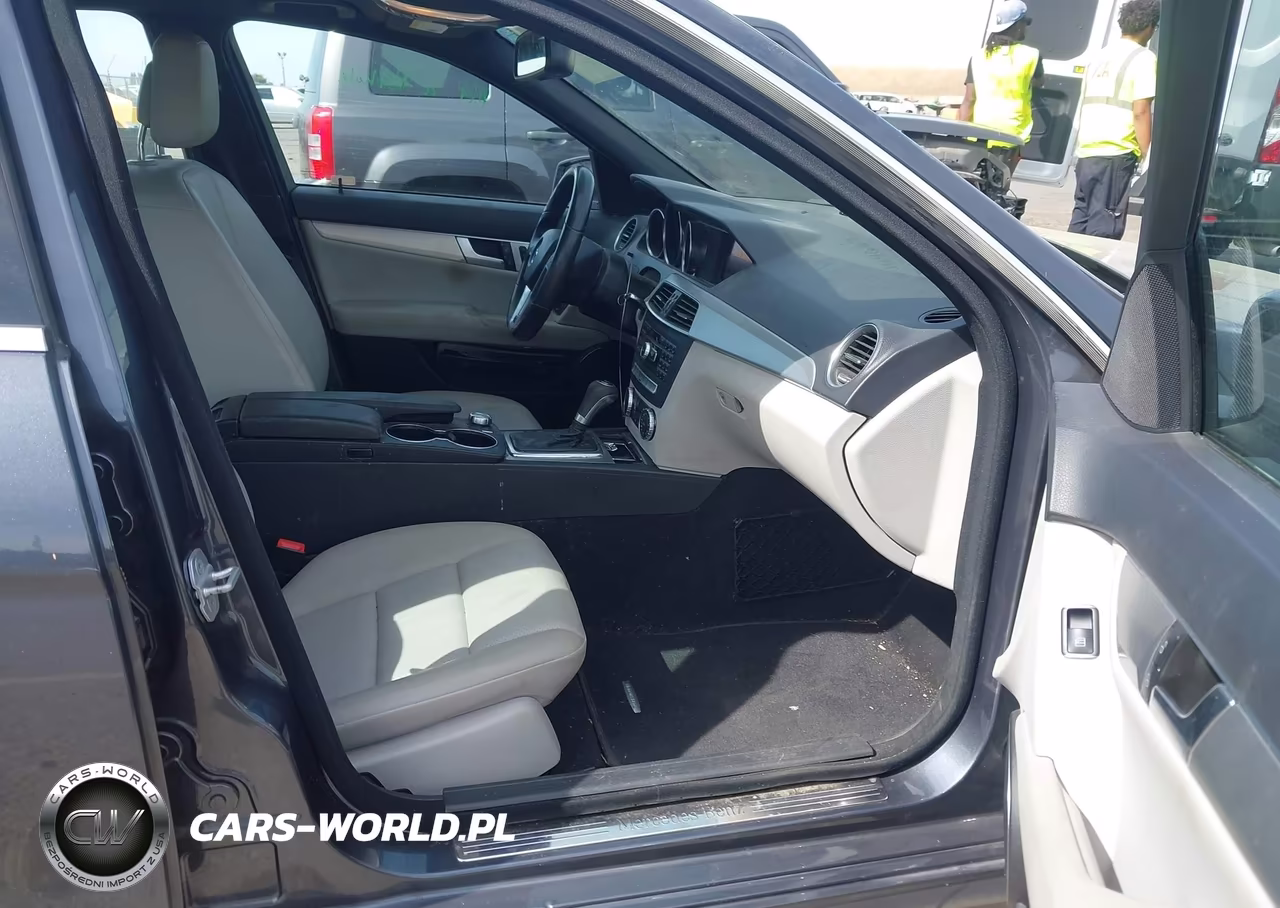 2013 Mercedes-Benz C 300 Sport 4Matic VIN:WDDGF8AB1DR268736 - 5
