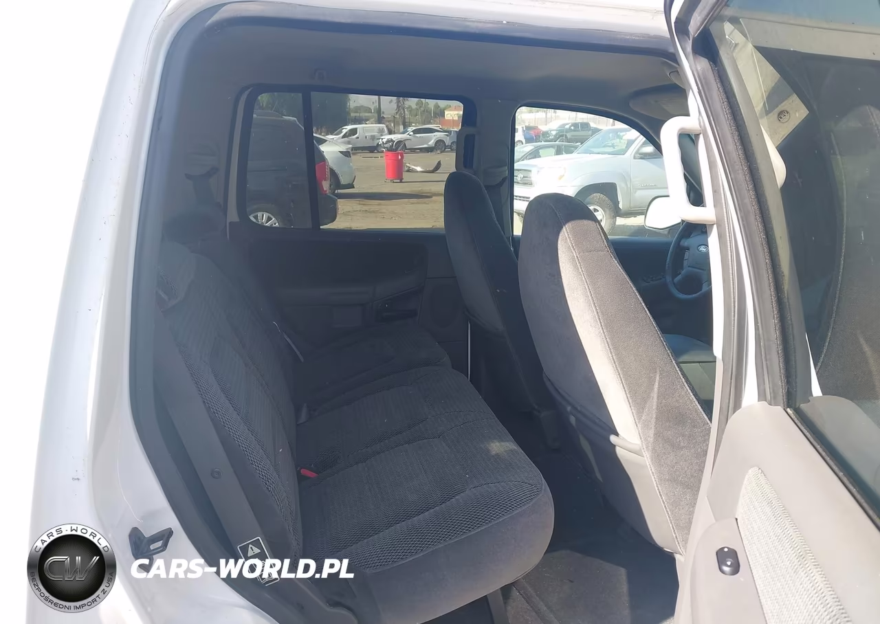 2002 Ford Explorer Xlt VIN:1FMZU63E72ZB19082 - 8