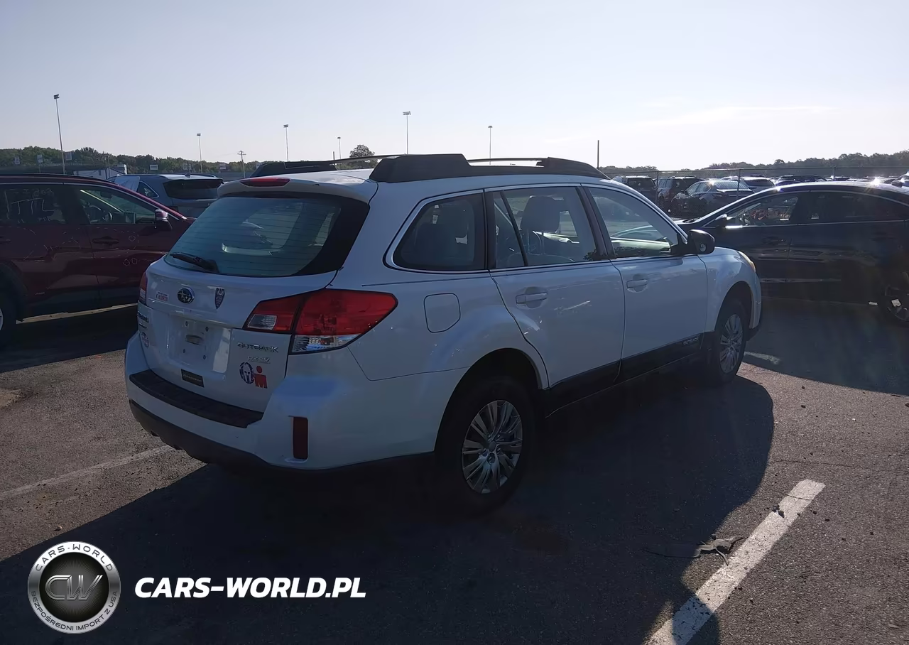 2013 Subaru Outback 2.5I VIN:4S4BRBAC7D3296802 - 4