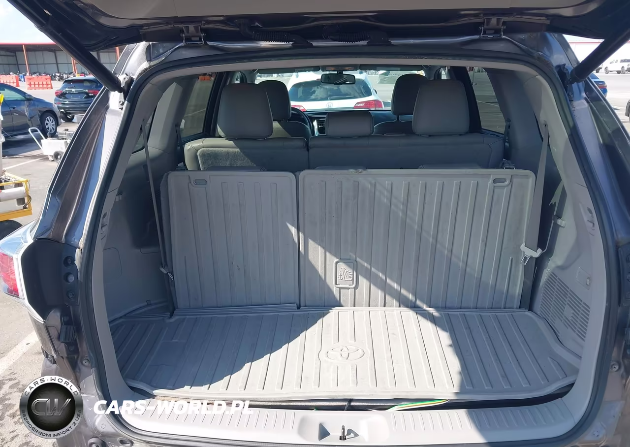 2016 Toyota Highlander Xle V6 VIN:5TDKKRFH2GS160151 - 18