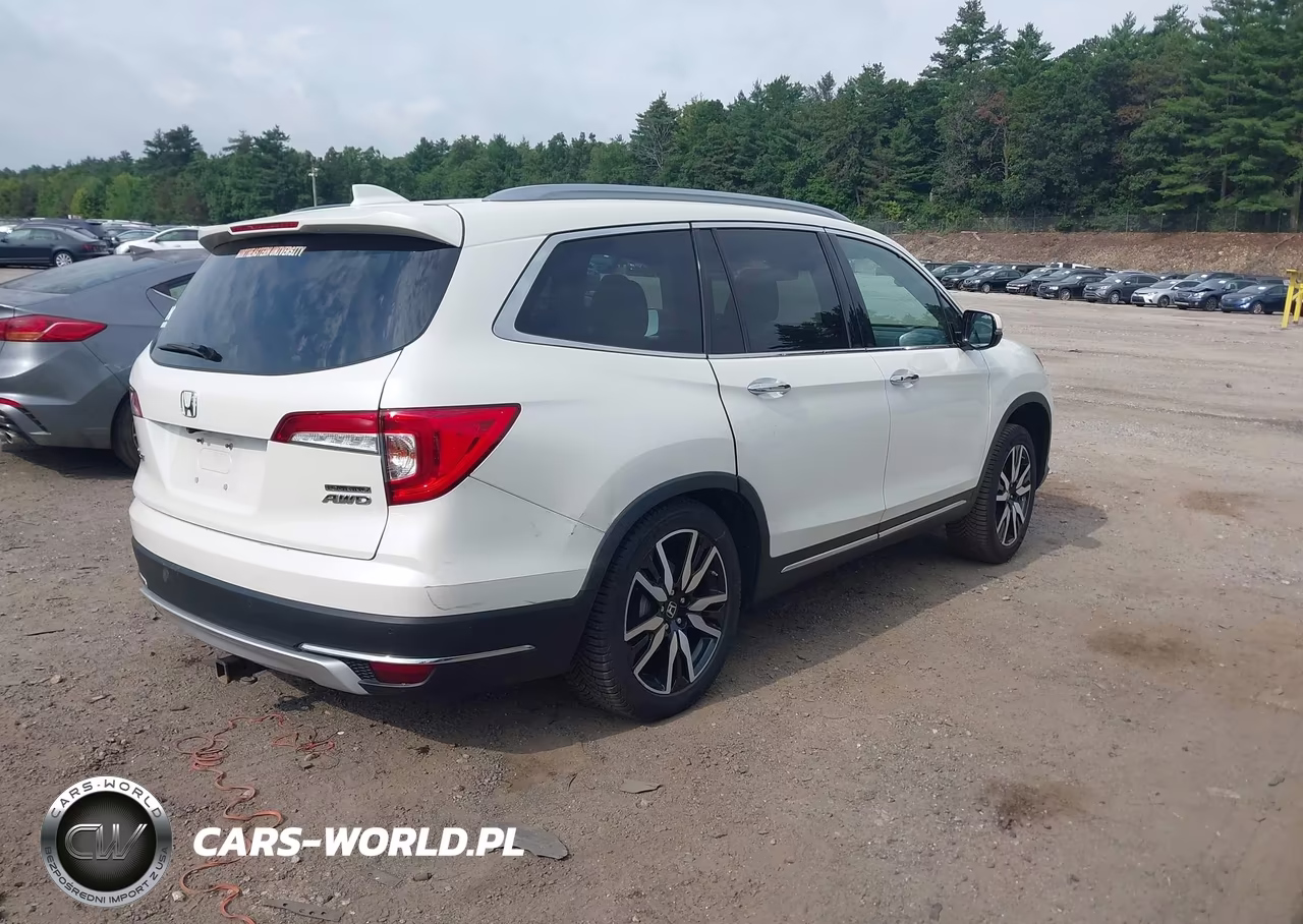 2019 Honda Pilot Touring VIN:5FNYF6H99KB003913 - 4