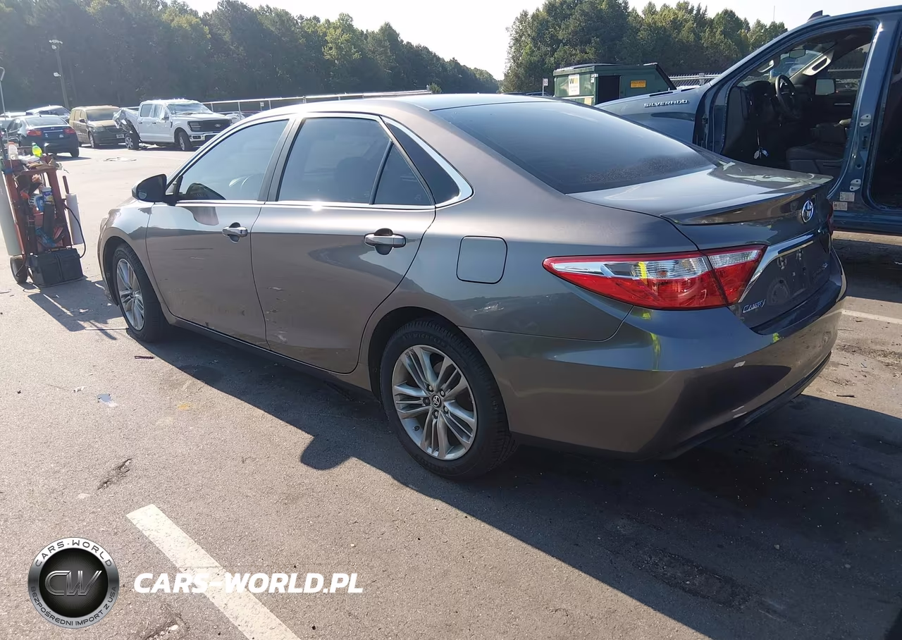 2016 Toyota Camry Se VIN:4T1BF1FK0GU599096 - 3