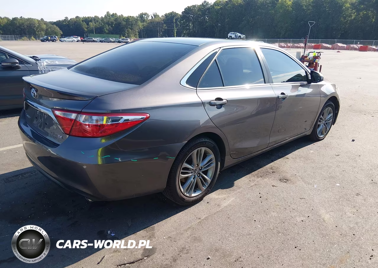 2016 Toyota Camry Se VIN:4T1BF1FK0GU599096 - 4