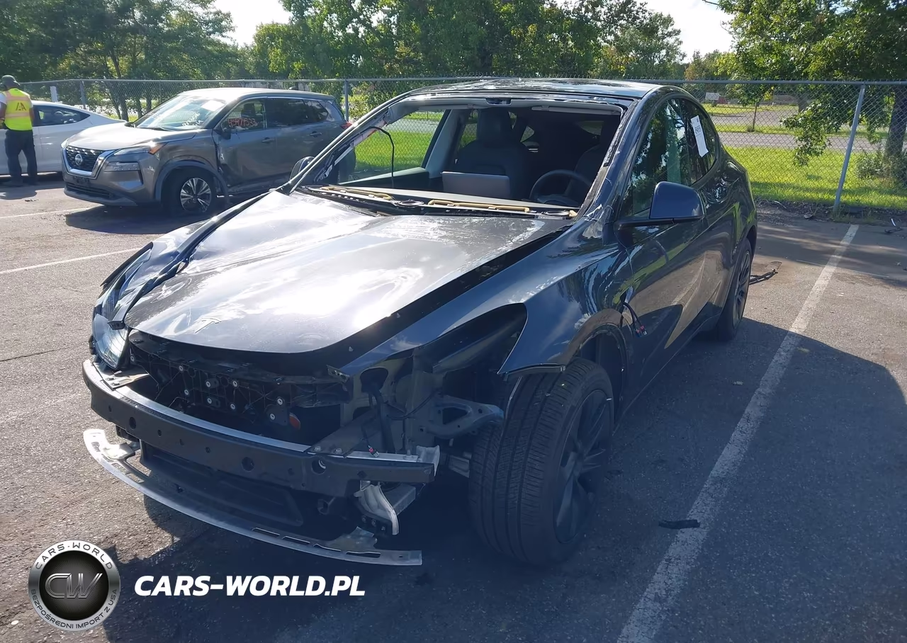 2025 Tesla Model Y Long Range Dual Motor Rear-Wheel Drive VIN:7SAYGDED3SA369005 - 6