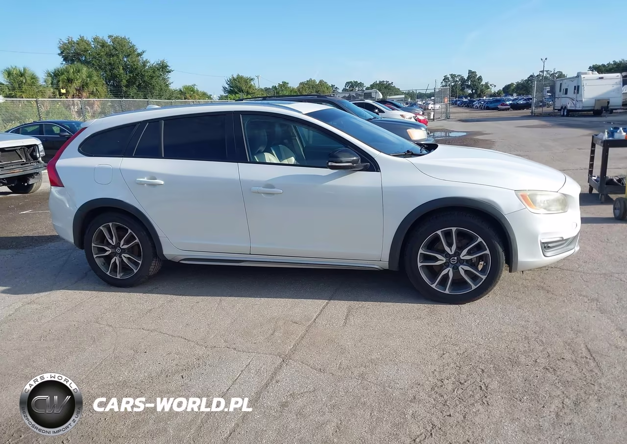 2016 Volvo V60 Cross Country T5 VIN:YV4612HK5G1016690 - 13