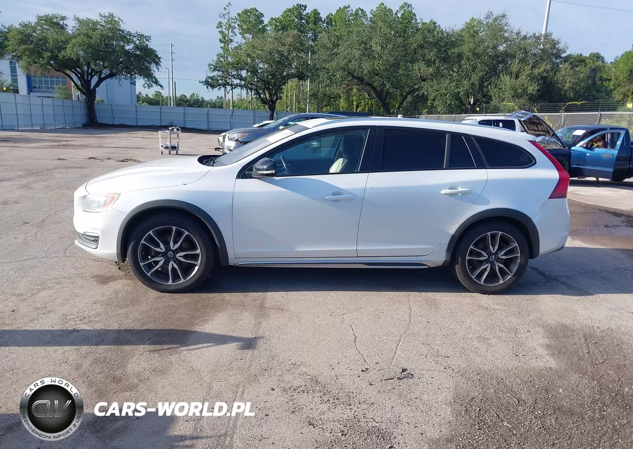 2016 Volvo V60 Cross Country T5 VIN:YV4612HK5G1016690 - 14
