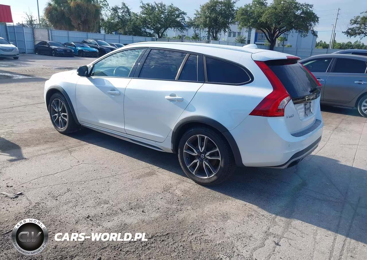 2016 Volvo V60 Cross Country T5 VIN:YV4612HK5G1016690 - 3