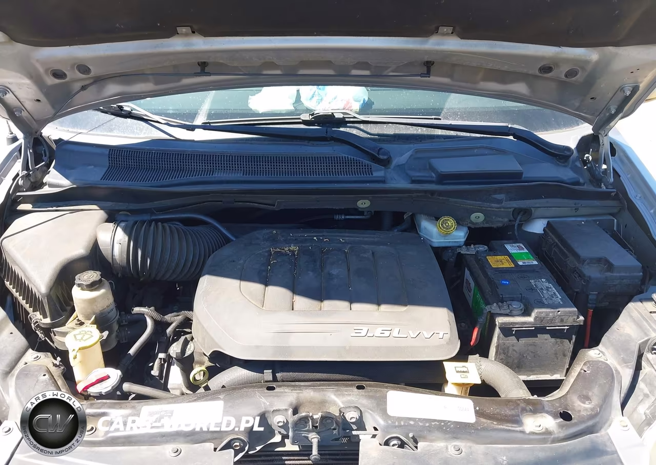 2014 Chrysler Town & Country Touring VIN:2C4RC1BG4ER220656 - 10