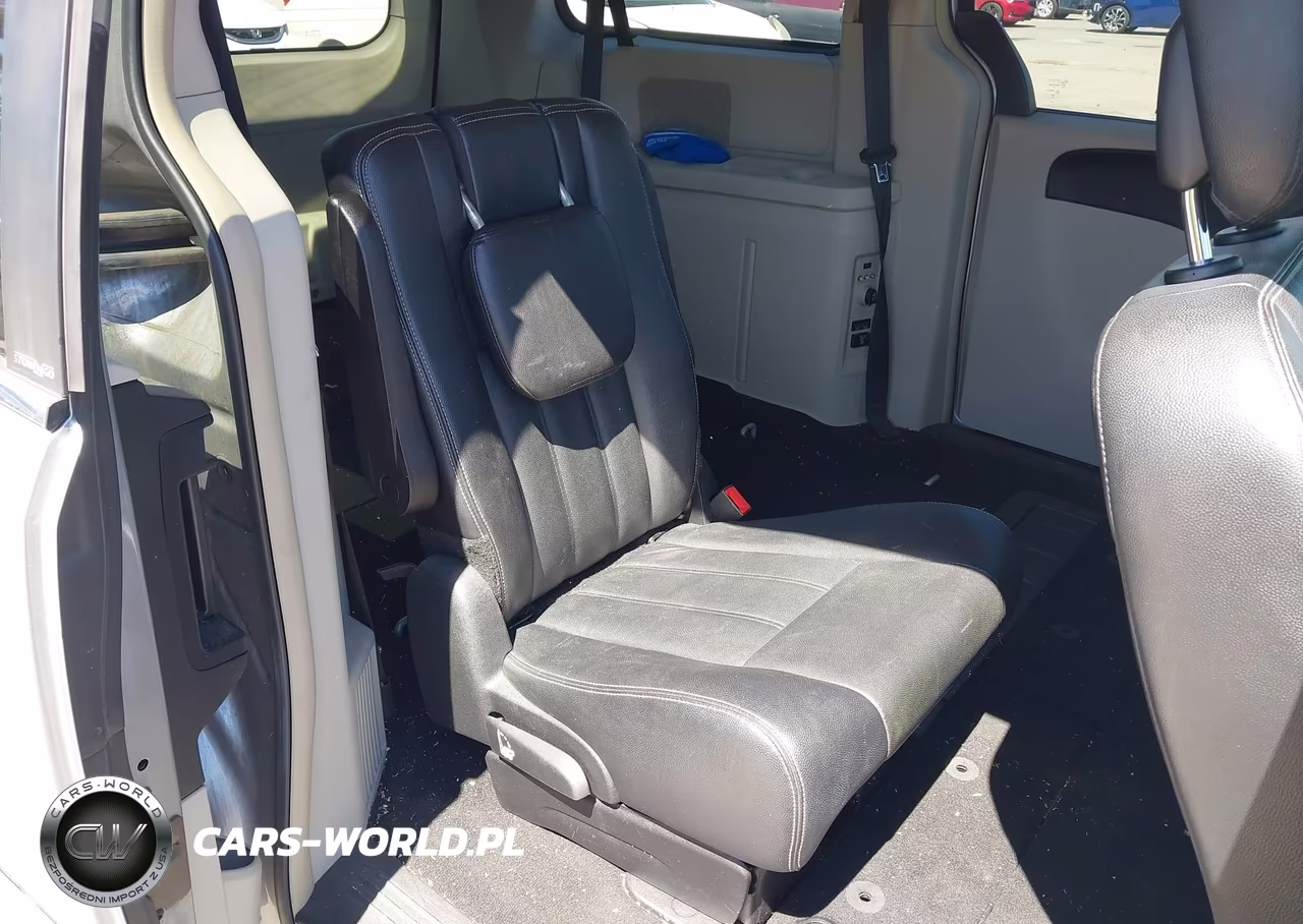 2014 Chrysler Town & Country Touring VIN:2C4RC1BG4ER220656 - 8
