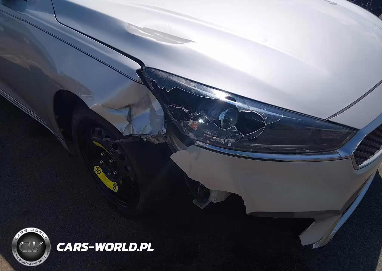 2017 Kia Cadenza Premium VIN:KNALC4J17H5063515 - 6