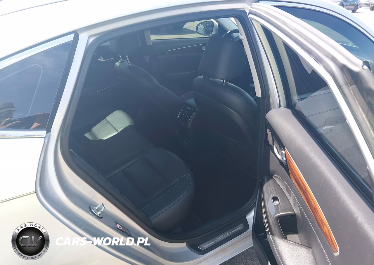 2017 Kia Cadenza Premium VIN:KNALC4J17H5063515 - 8