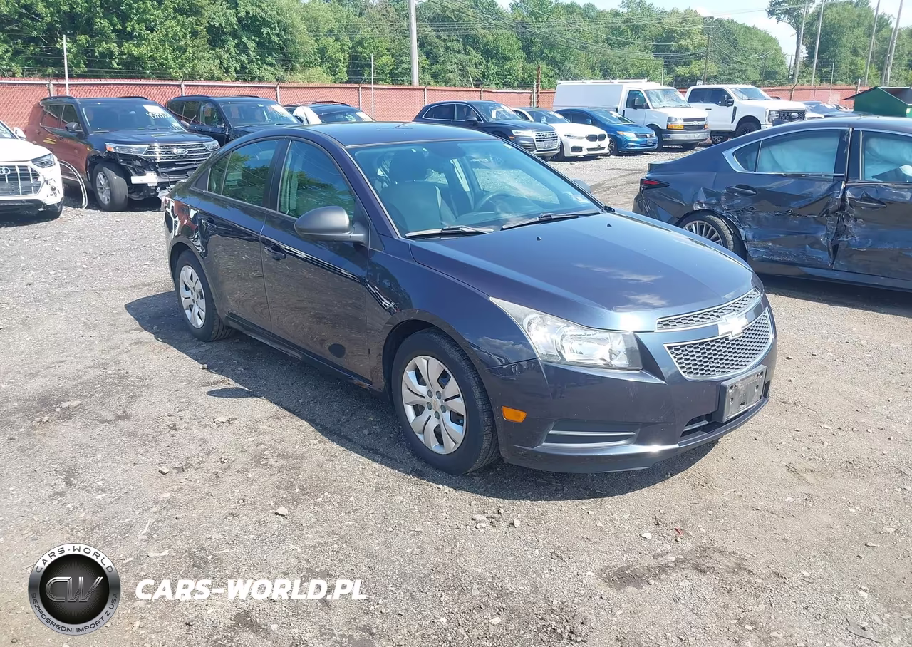 2014 Chevrolet Cruze Ls Auto – zdjęcie 1 z 17