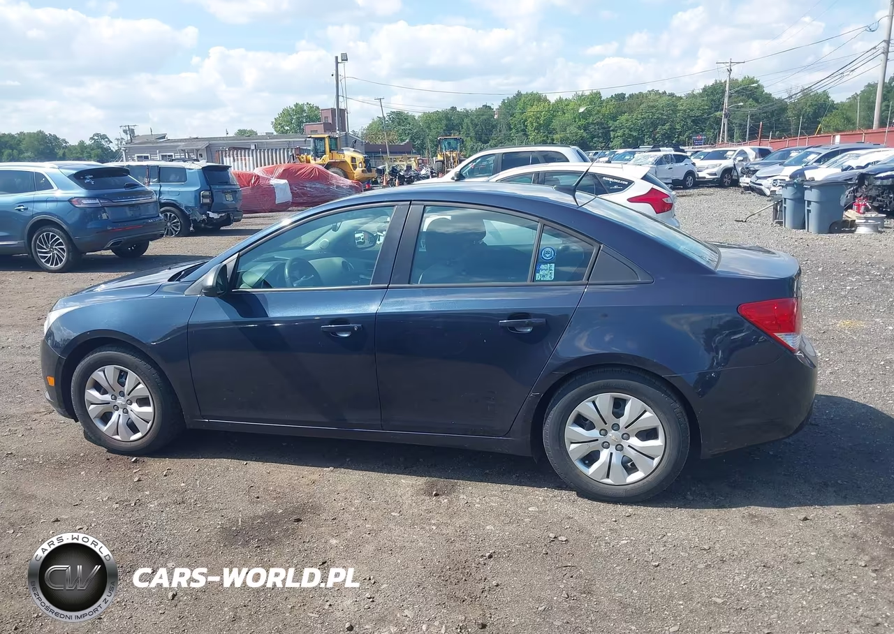 2014 Chevrolet Cruze Ls Auto VIN:1G1PA5SG6E7170017 - 14