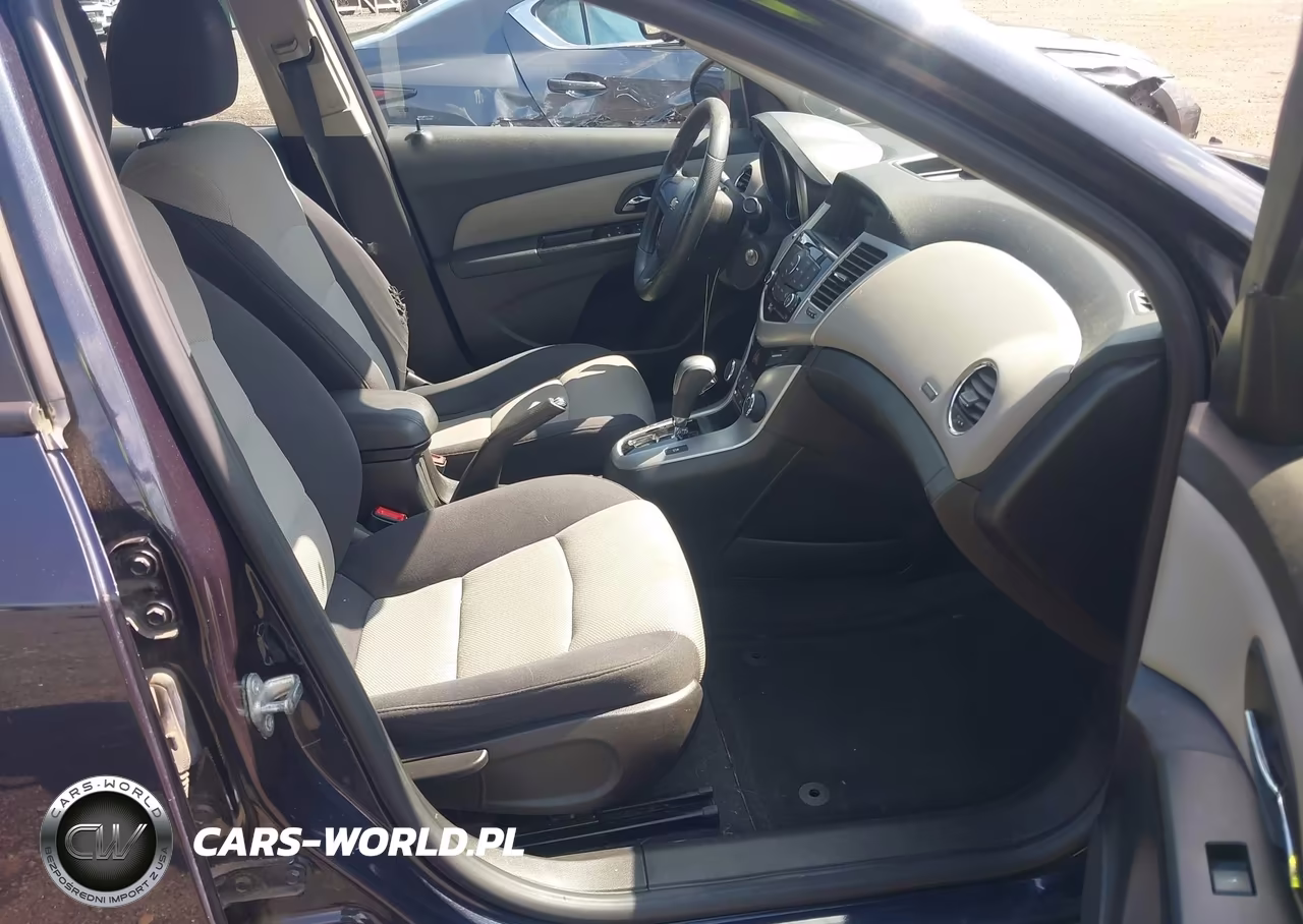 2014 Chevrolet Cruze Ls Auto VIN:1G1PA5SG6E7170017 - 5