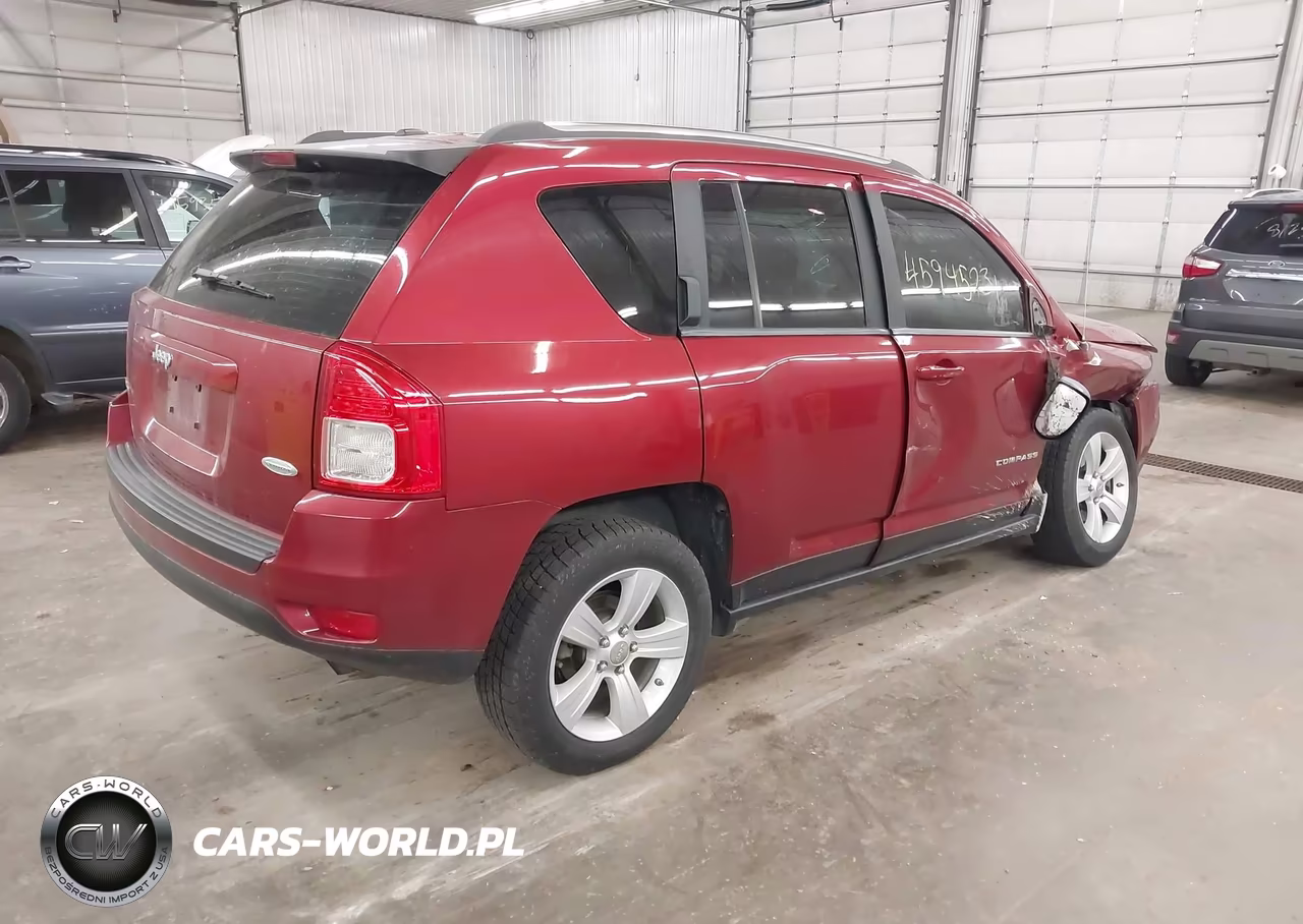 2012 Jeep Compass Latitude VIN:1C4NJDEB6CD563071 - 4