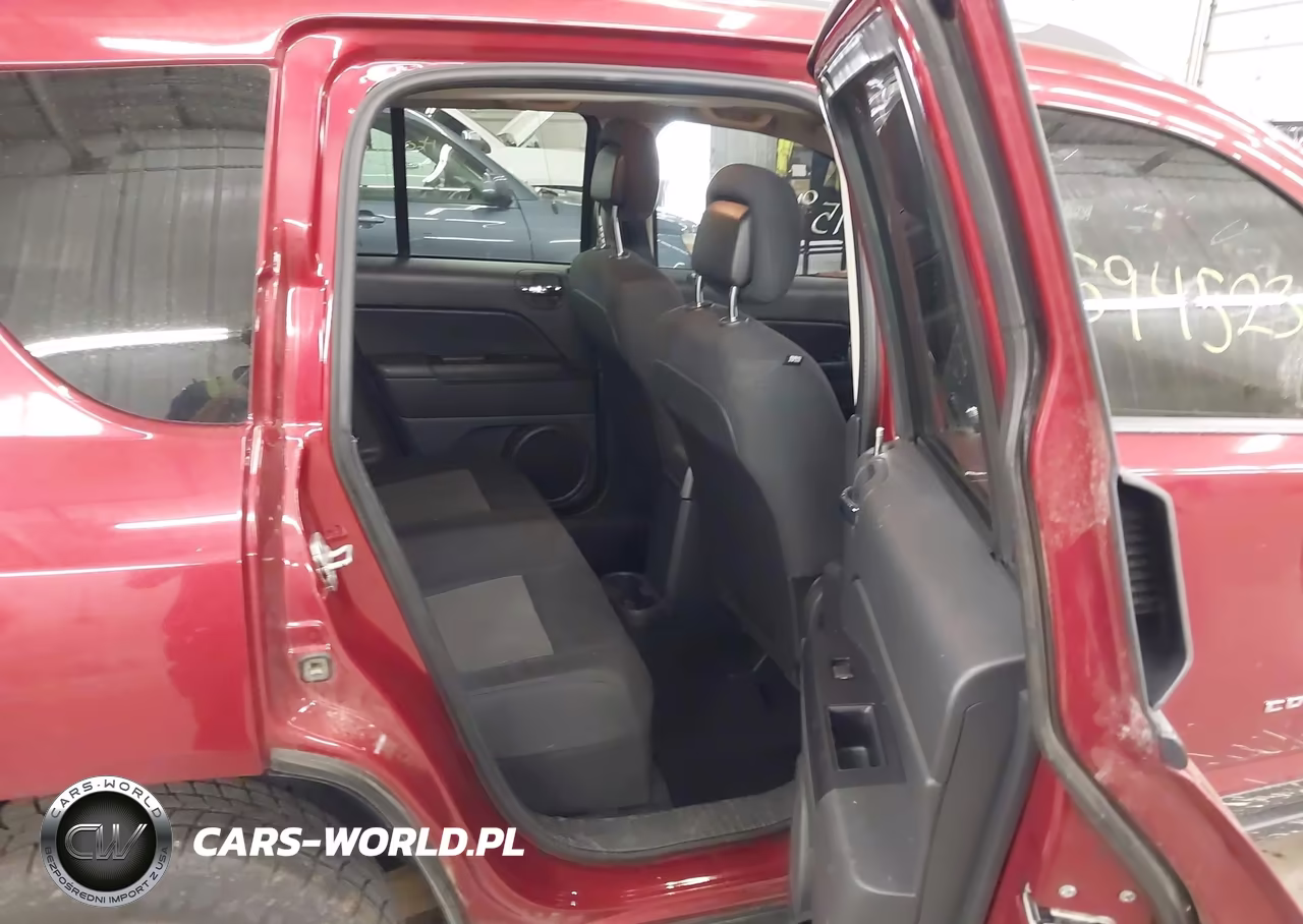2012 Jeep Compass Latitude VIN:1C4NJDEB6CD563071 - 8