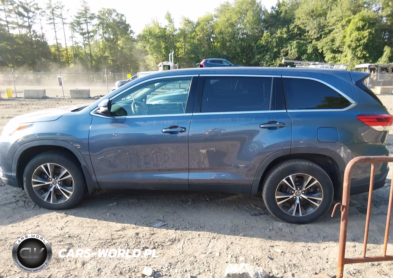 2019 Toyota Highlander Le VIN:5TDBZRFH1KS726255 - 13
