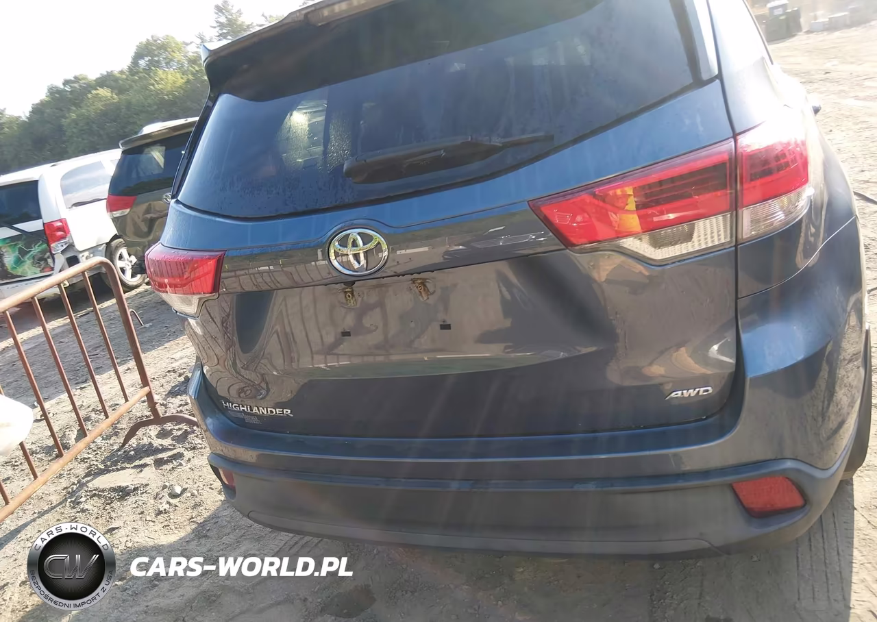 2019 Toyota Highlander Le VIN:5TDBZRFH1KS726255 - 15