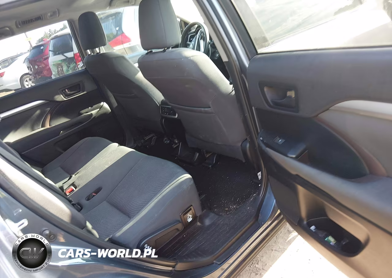 2019 Toyota Highlander Le VIN:5TDBZRFH1KS726255 - 7