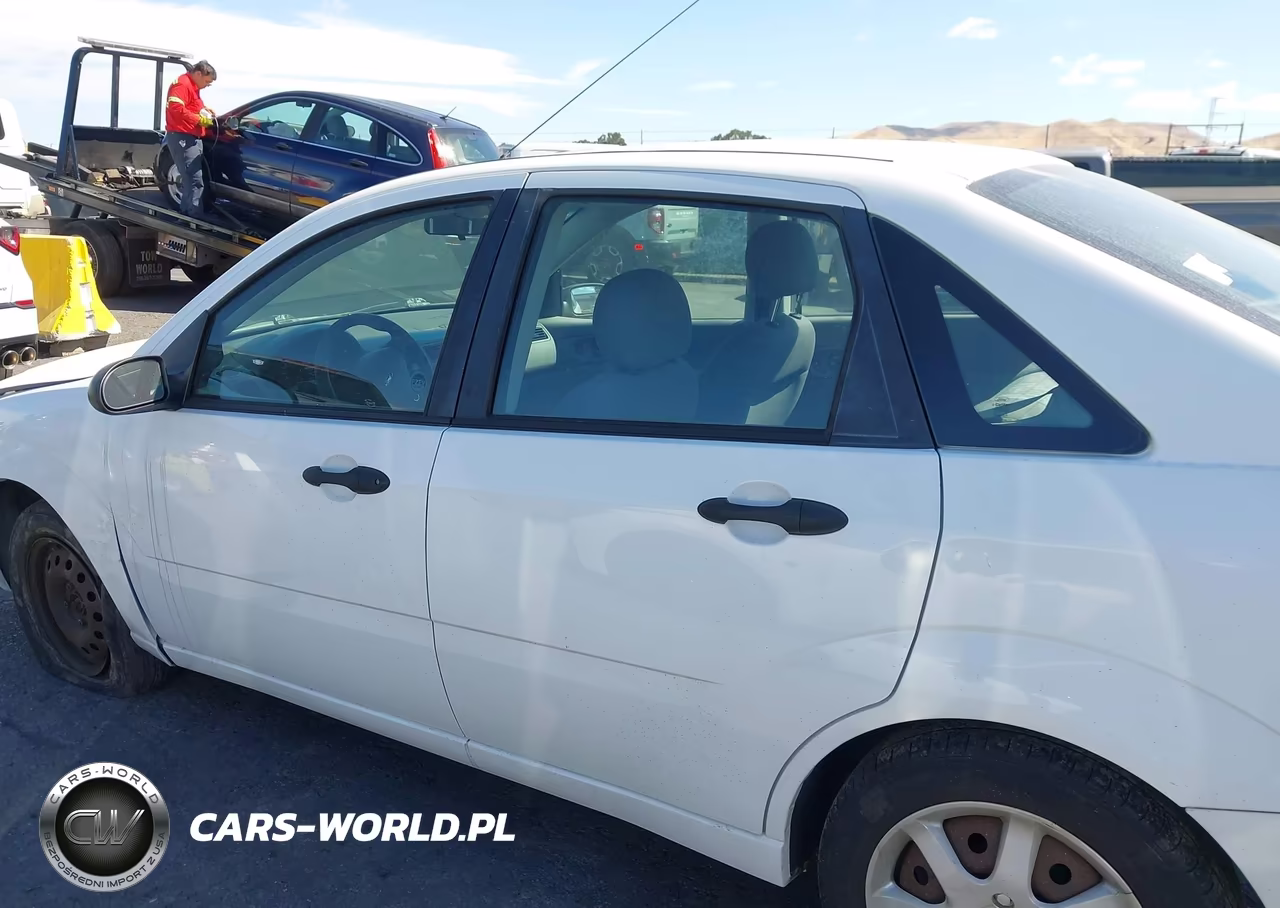2005 Ford Focus Zx4 VIN:1FAFP34N55W299136 - 15