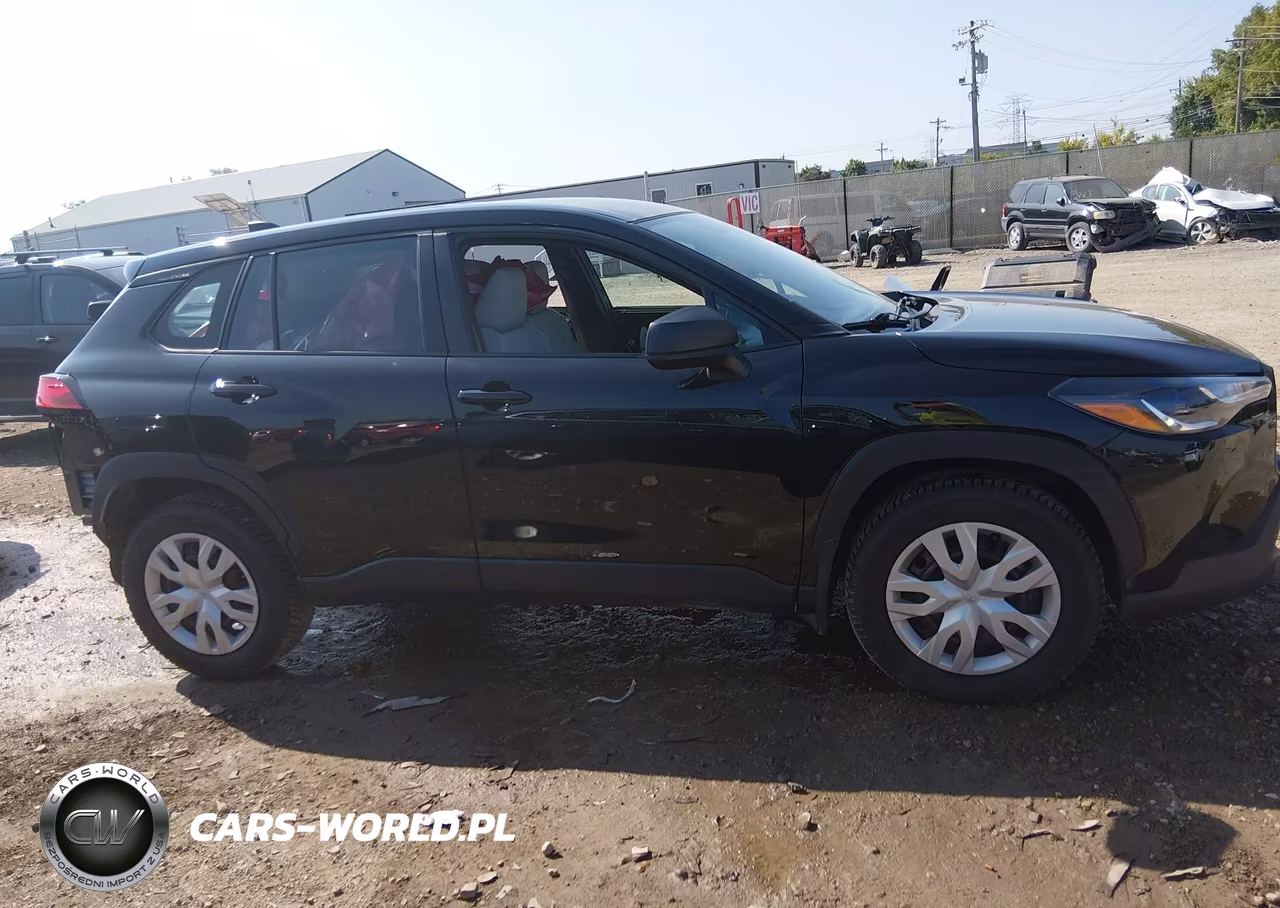 2022 Toyota Corolla Cross L VIN:7MUAAAAG6NV021884 - 14
