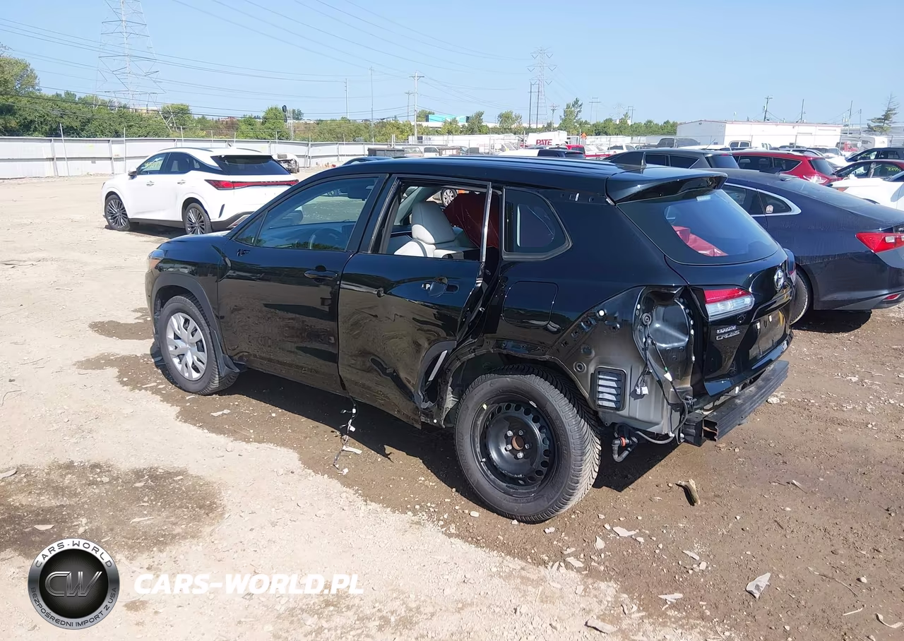 2022 Toyota Corolla Cross L VIN:7MUAAAAG6NV021884 - 3
