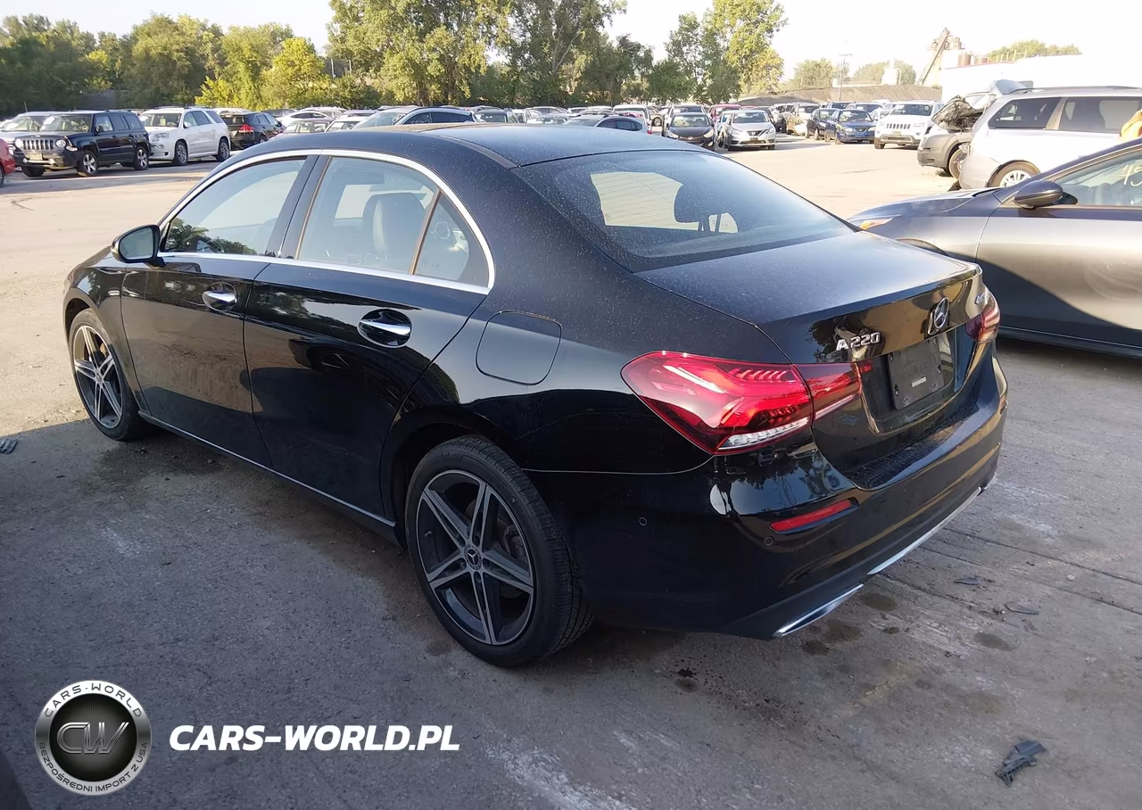 2022 Mercedes-Benz A 220 4Matic VIN:W1K3G4FB0NJ367609 - 3