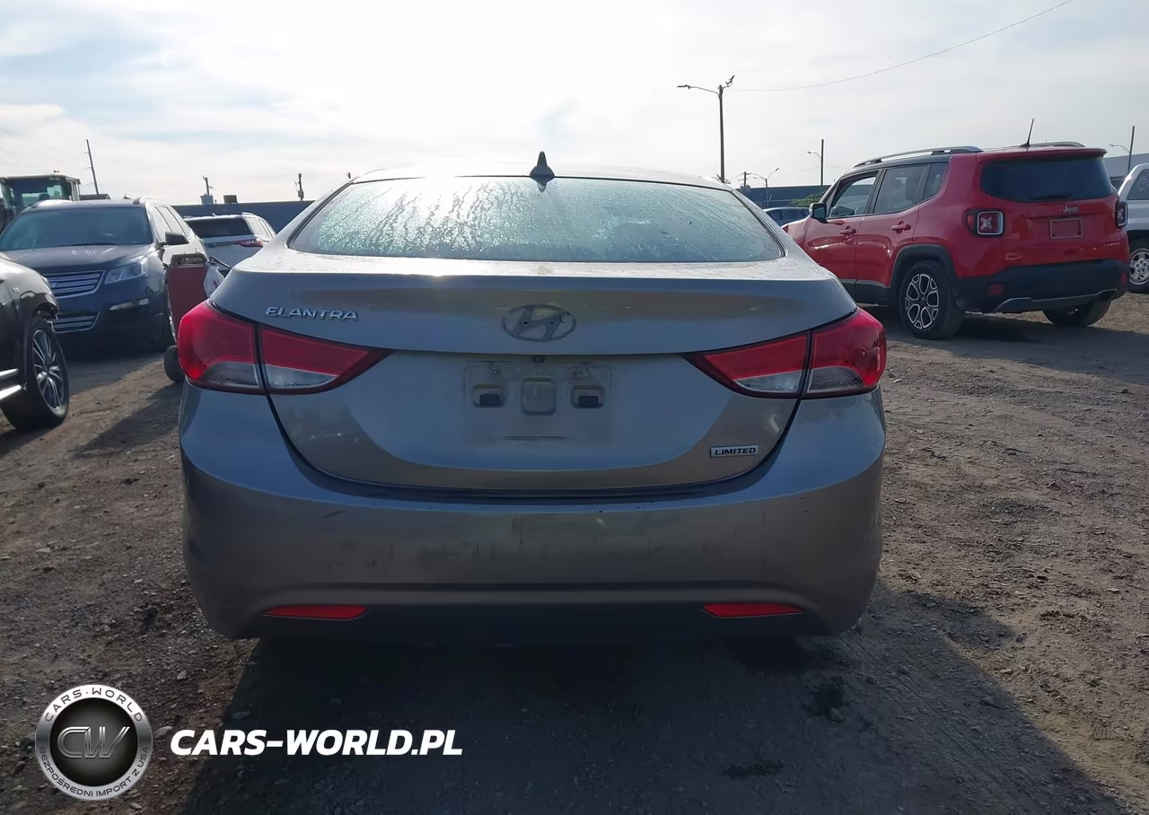 2012 Hyundai Elantra Limited VIN:5NPDH4AE2CH120000 - 16