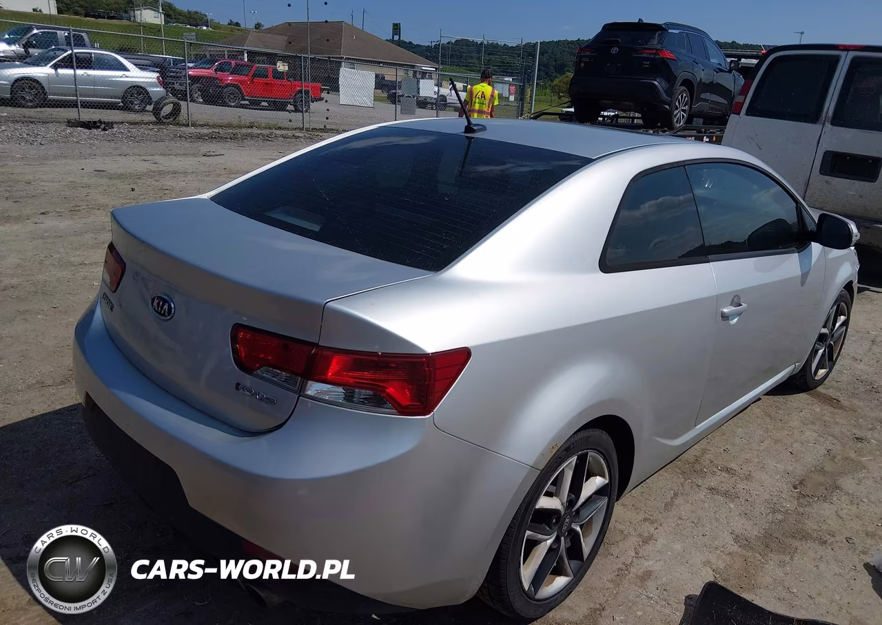 2010 Kia Forte Koup Sx VIN:KNAFW6A35A5295683 - 4