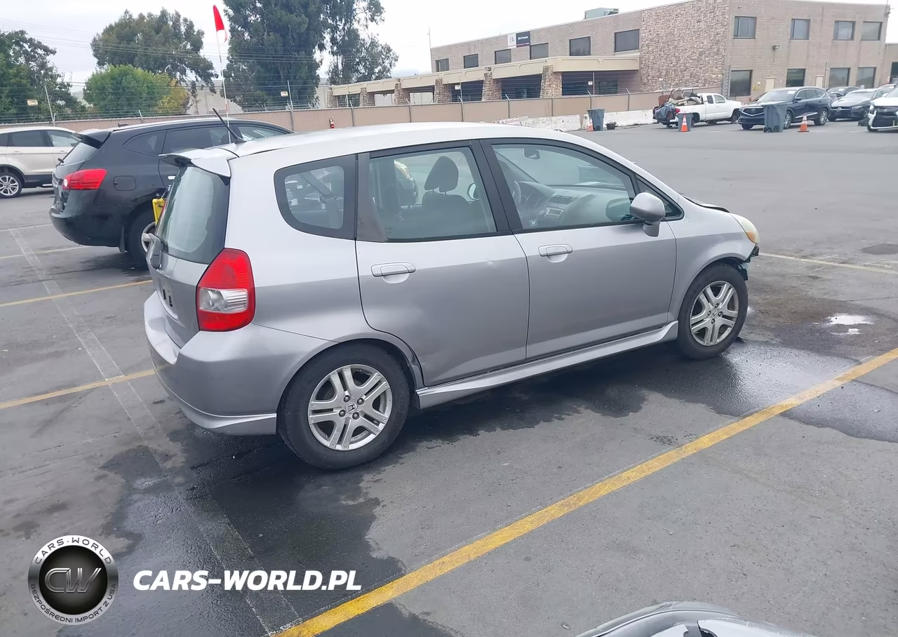 2008 Honda Fit Sport VIN:JHMGD37688S023376 - 4
