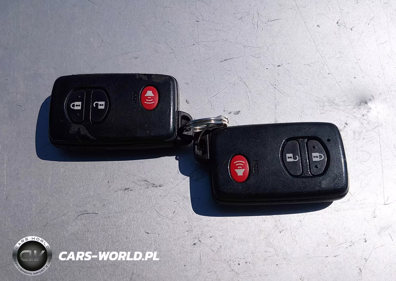 2015 Toyota Prius Two VIN:JTDKN3DU1F1937824 - 11