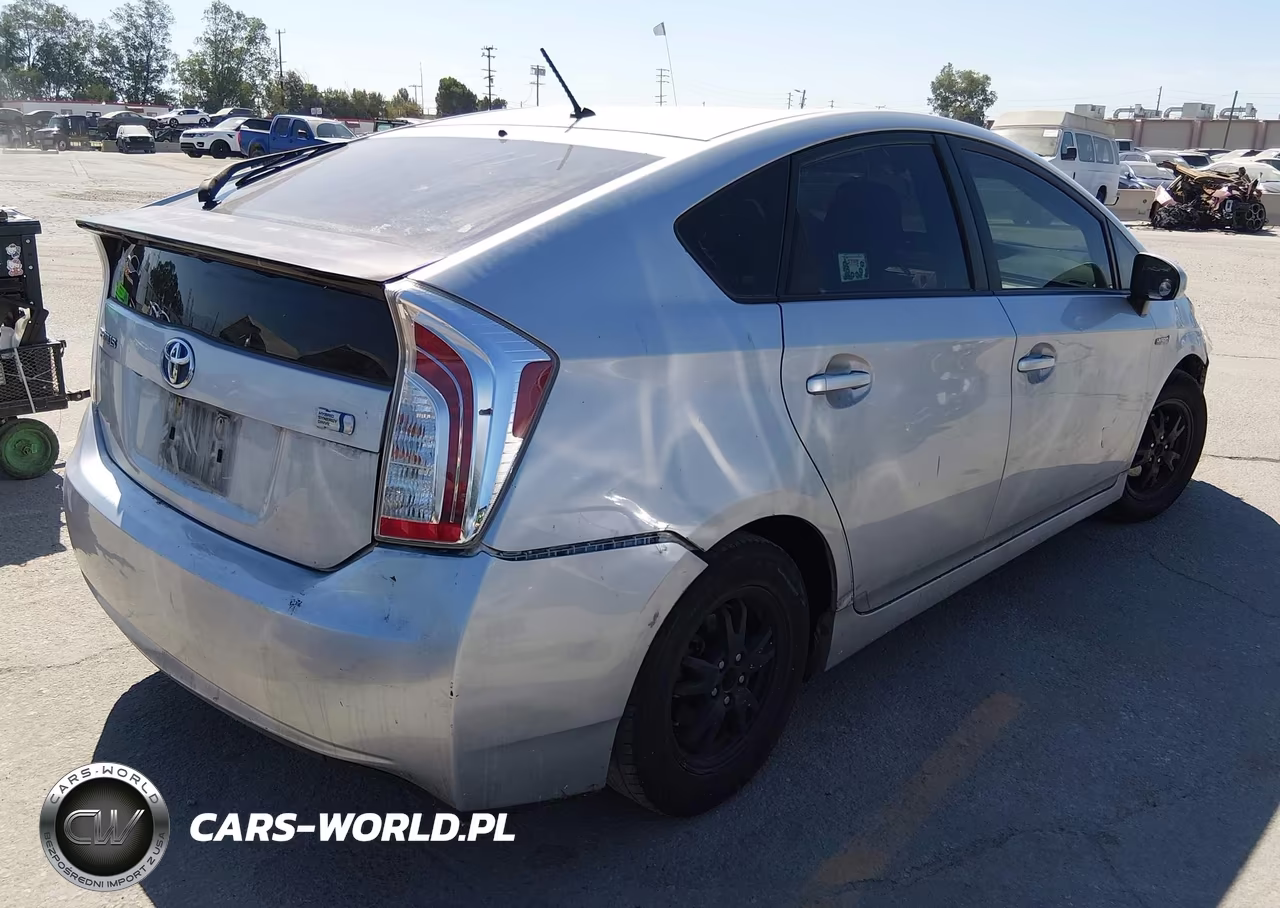2015 Toyota Prius Two VIN:JTDKN3DU1F1937824 - 4