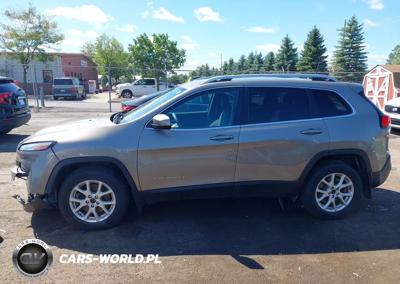 2016 Jeep Cherokee Latitude VIN:1C4PJMCB6GW310175 - 14
