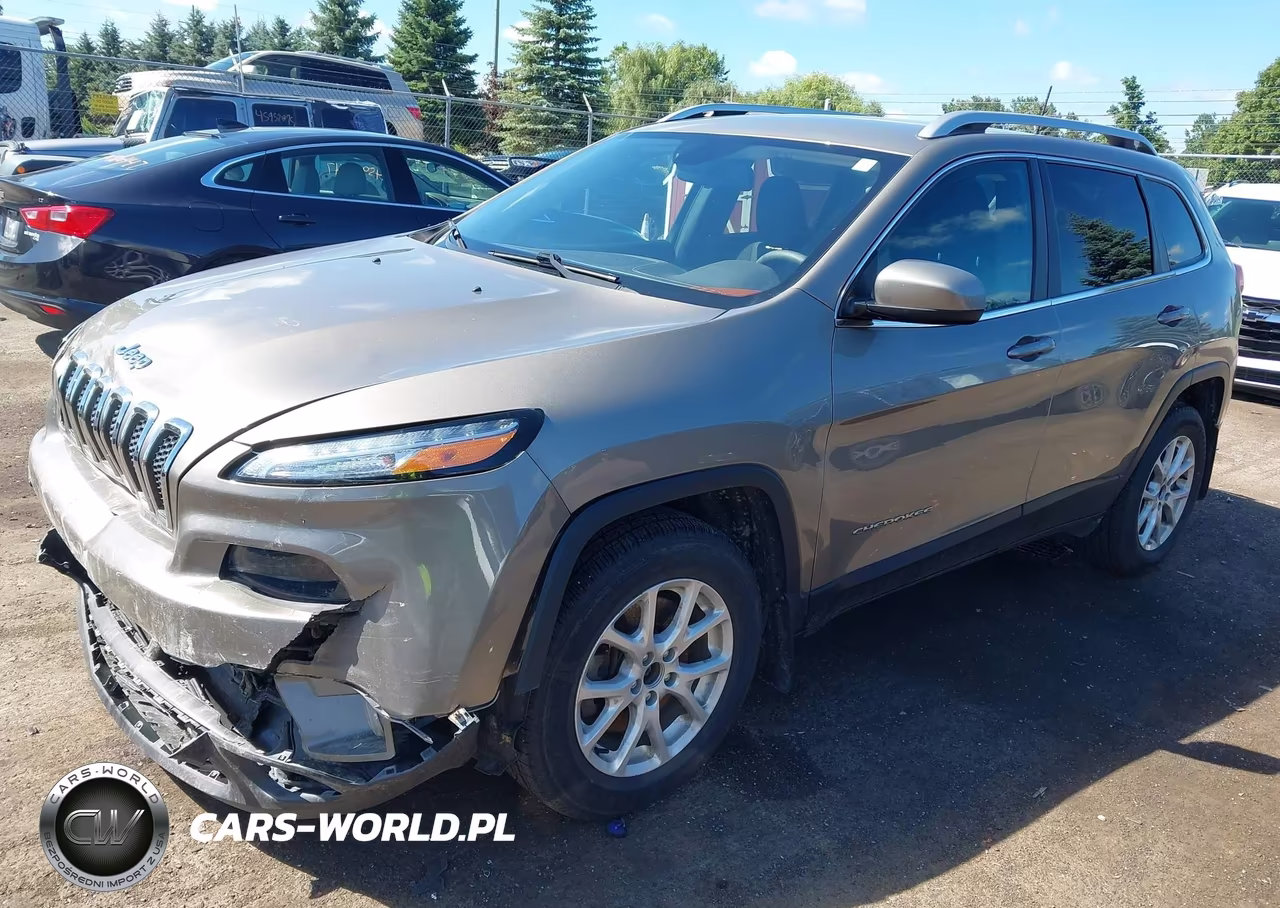 2016 Jeep Cherokee Latitude VIN:1C4PJMCB6GW310175 - 2