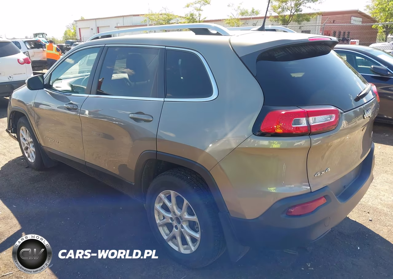 2016 Jeep Cherokee Latitude VIN:1C4PJMCB6GW310175 - 3