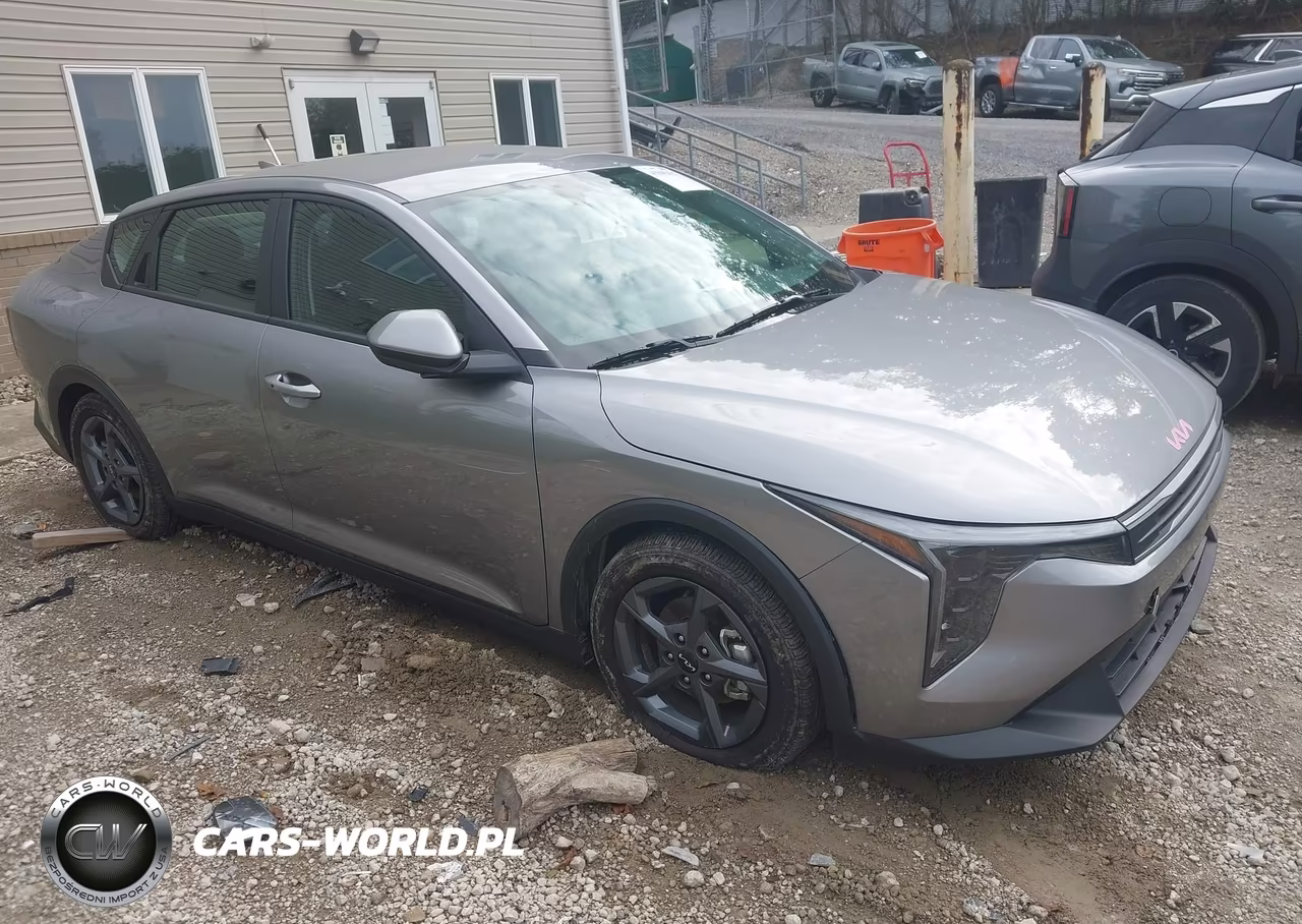 2026 Kia K4 Lxs – zdjęcie 1 z 21