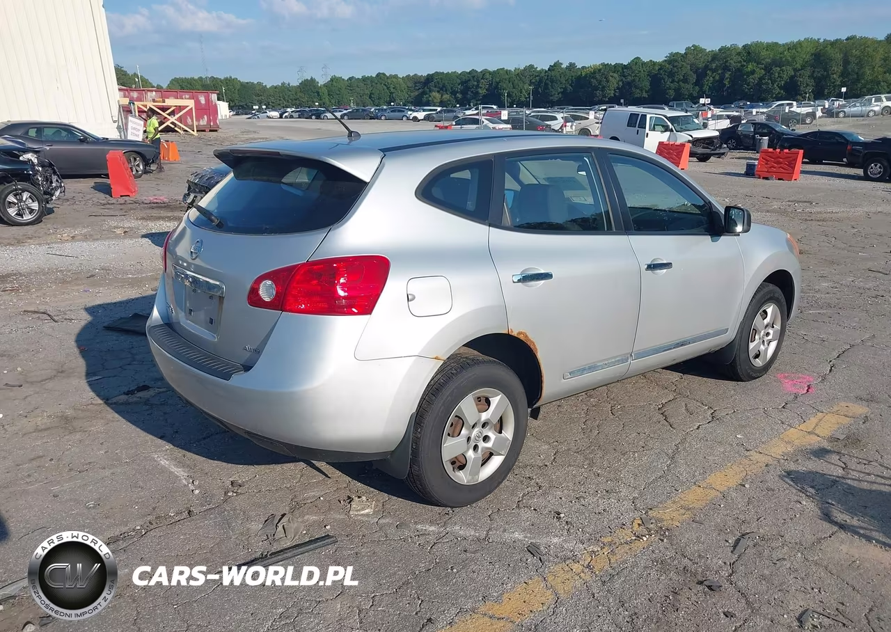 2011 Nissan Rogue S VIN:JN8AS5MV6BW685627 - 4
