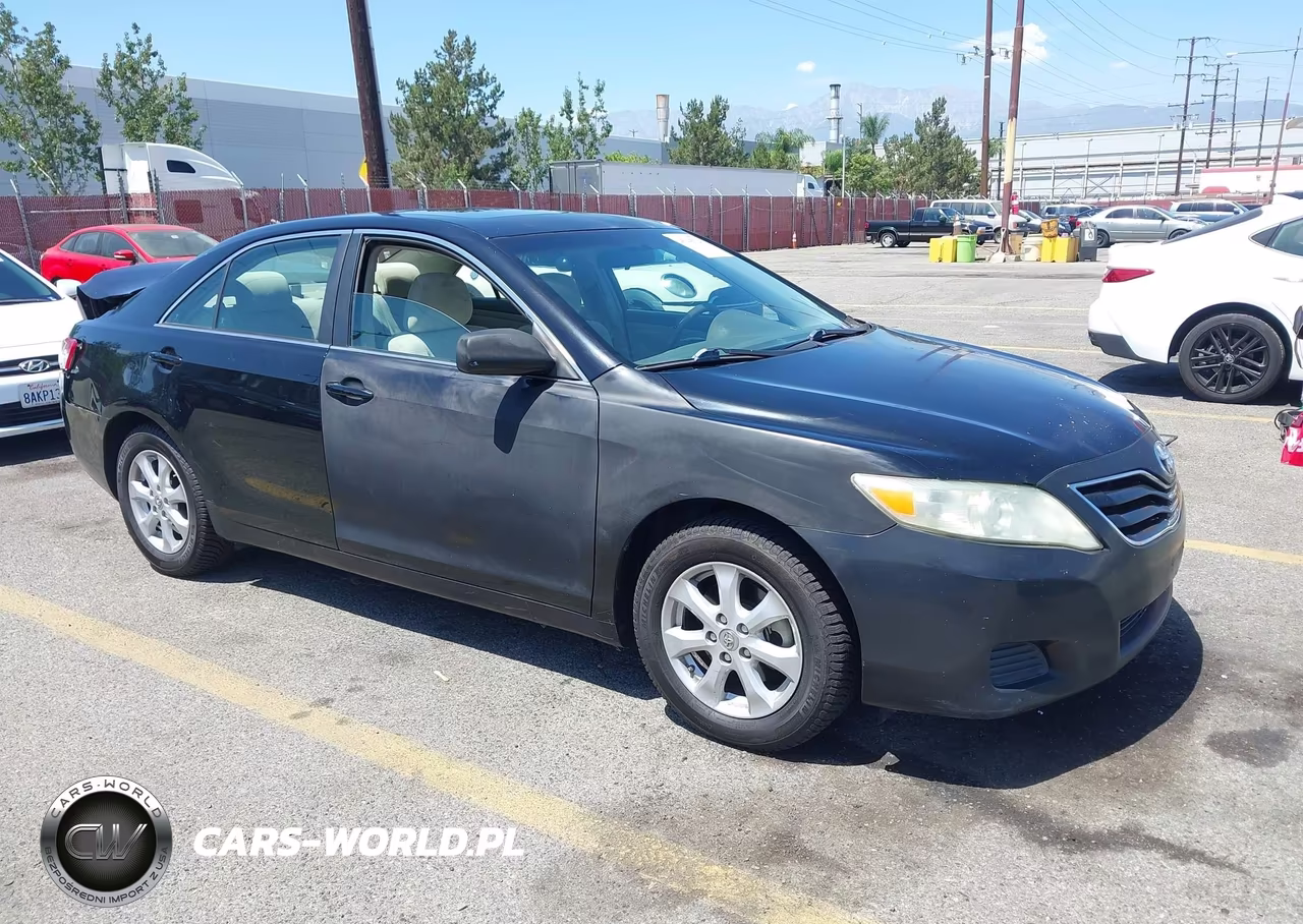 2011 Toyota Camry Le V6 – zdjęcie 1 z 16