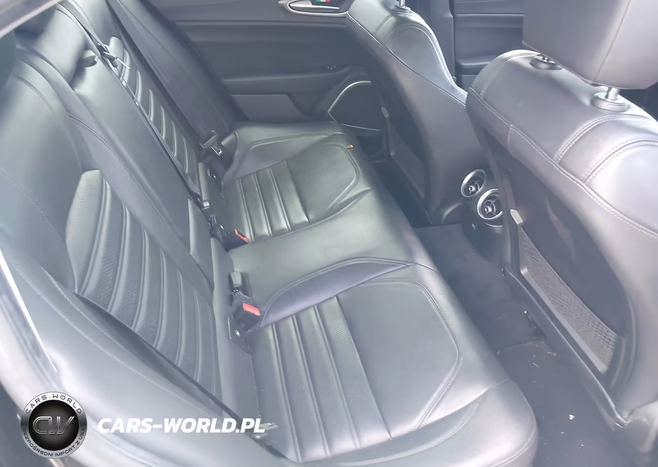 2017 Alfa Romeo Giulia Ti Rwd VIN:ZARFAECN1H7542731 - 8