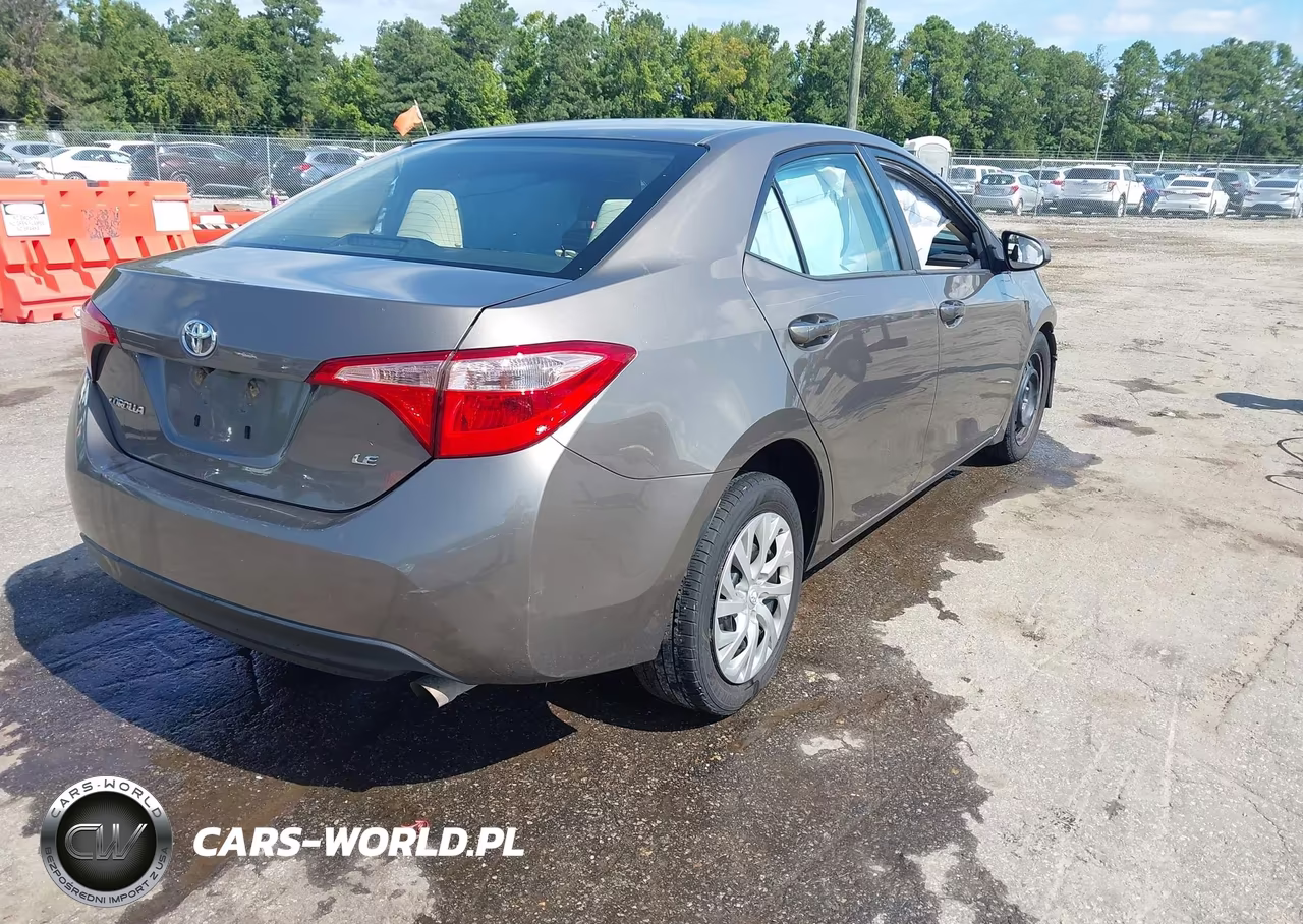 2019 Toyota Corolla Le VIN:2T1BURHE6KC174682 - 4