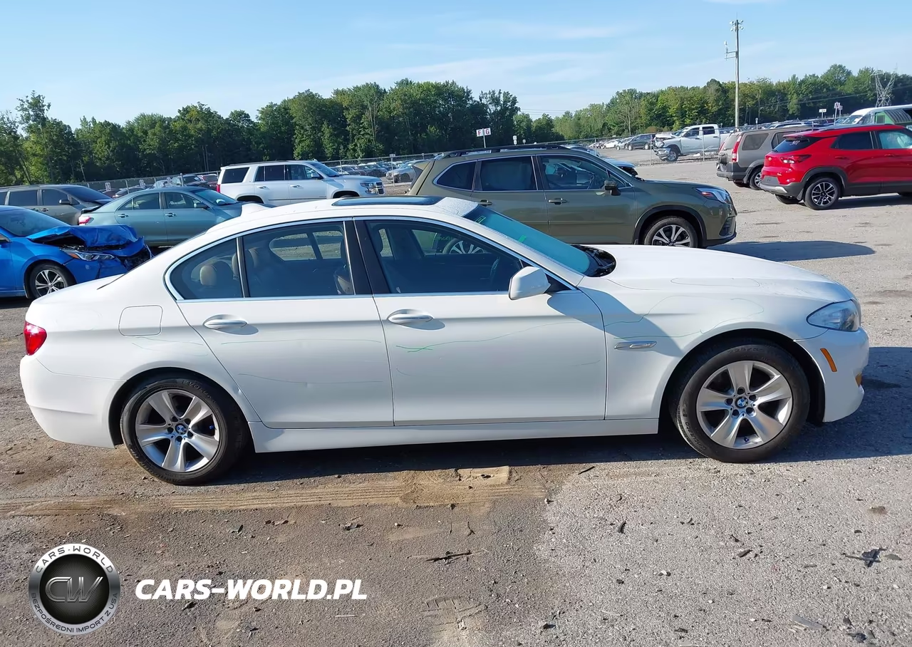 2013 BMW 528I xDrive VIN:WBAXH5C55DD113045 - 13