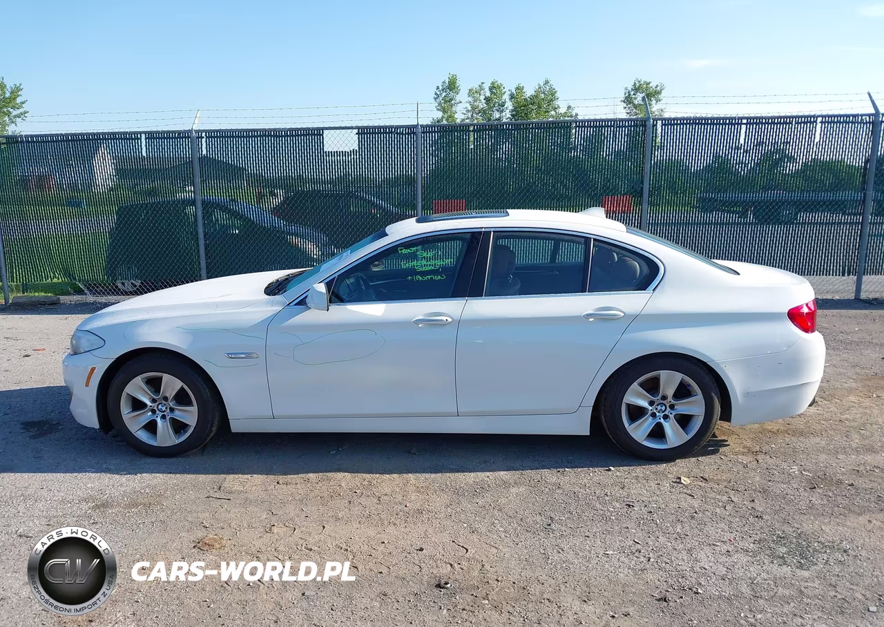 2013 BMW 528I xDrive VIN:WBAXH5C55DD113045 - 14
