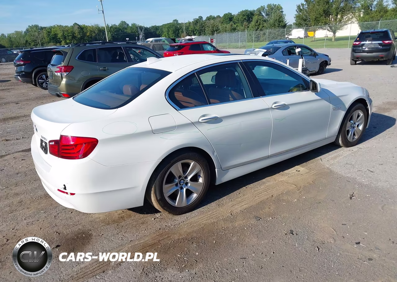 2013 BMW 528I xDrive VIN:WBAXH5C55DD113045 - 4