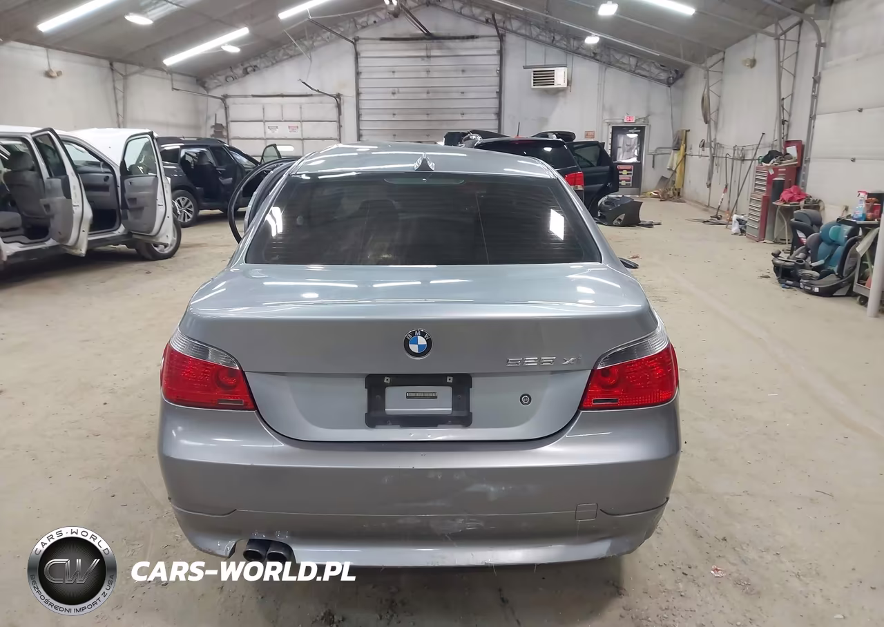 2007 BMW 525Xi VIN:WBANF33567CS41841 - 16