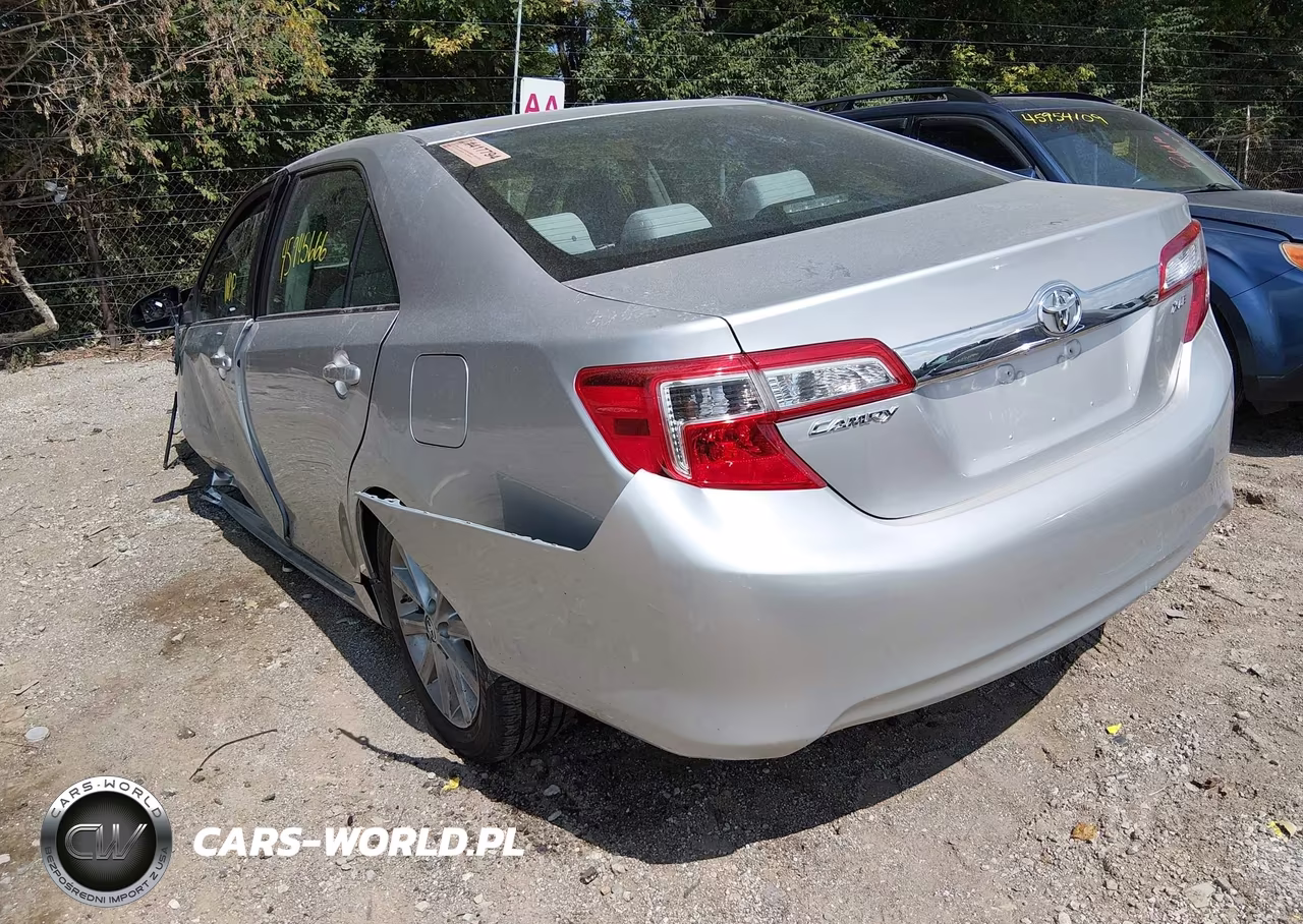 2014 Toyota Camry Xle VIN:4T4BF1FK0ER339851 - 3
